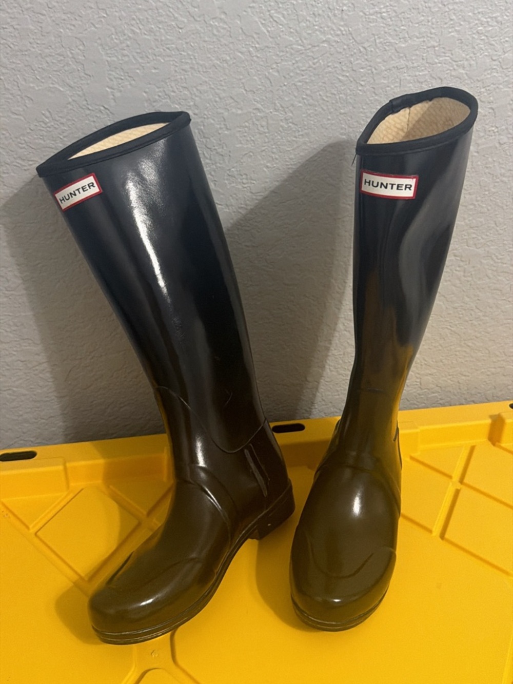 Hunter Black Tall Women’s Rain Boots